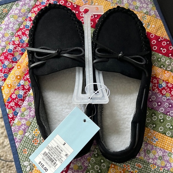Cat & Jack Other - NEW Cat and Jack Boys Black Fuzzy Lined Slippers Shoes